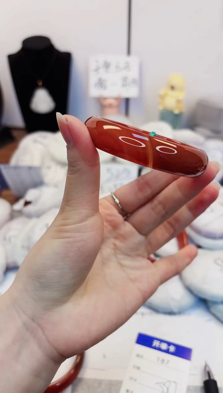 【闪购商品】石英质玉手镯未镶嵌187-玛瑙58圈口