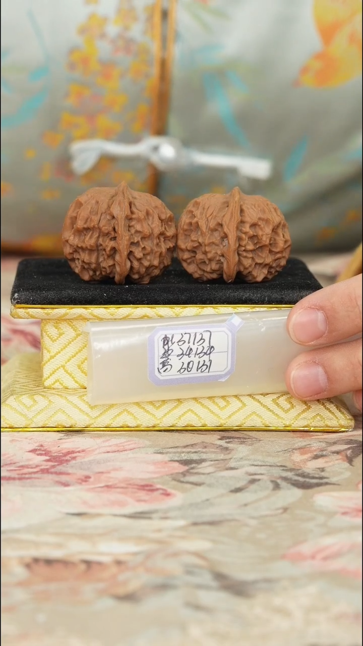 【闪购商品】文玩核桃把件非嫁接元宝