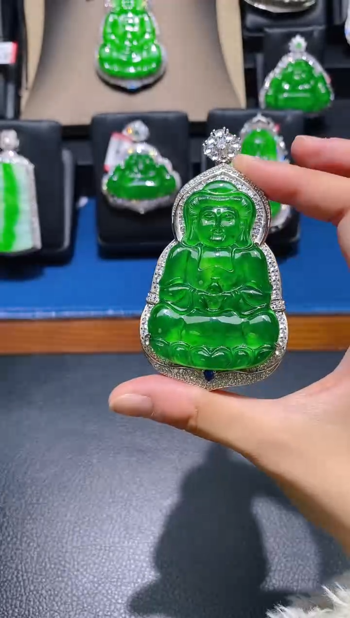 【闪购商品】翡翠颈饰未镶嵌天然A货翡翠k10