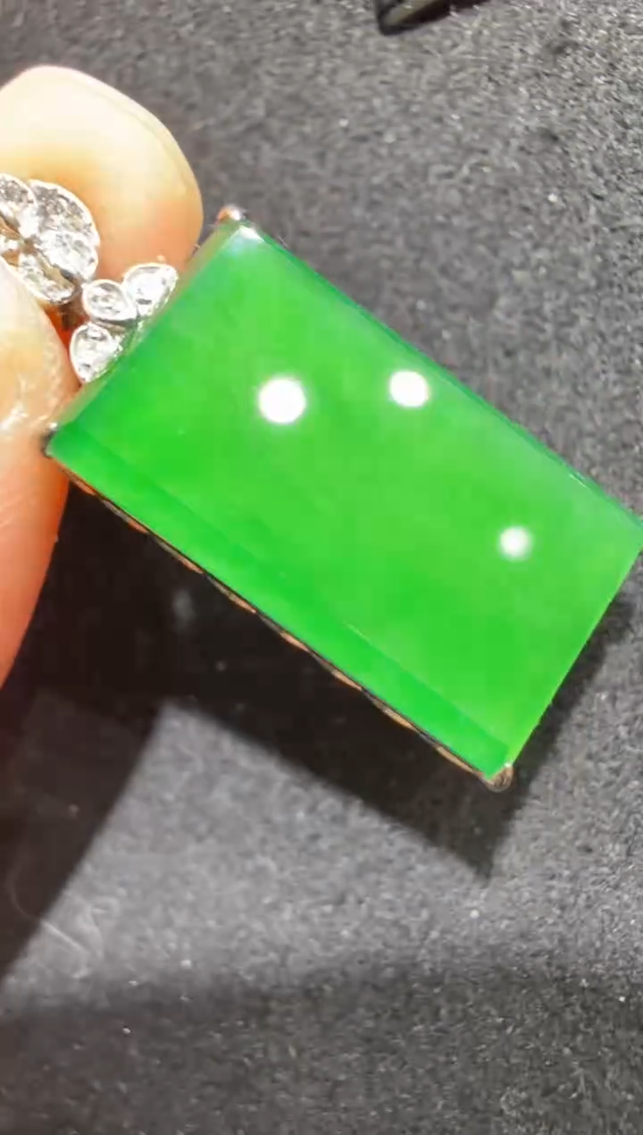 吊坠(不含链)18K金镶嵌翡翠多样性团购发一件