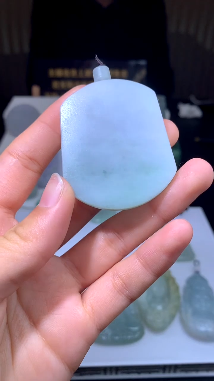 【闪购商品】定制翡翠未镶嵌吊坠