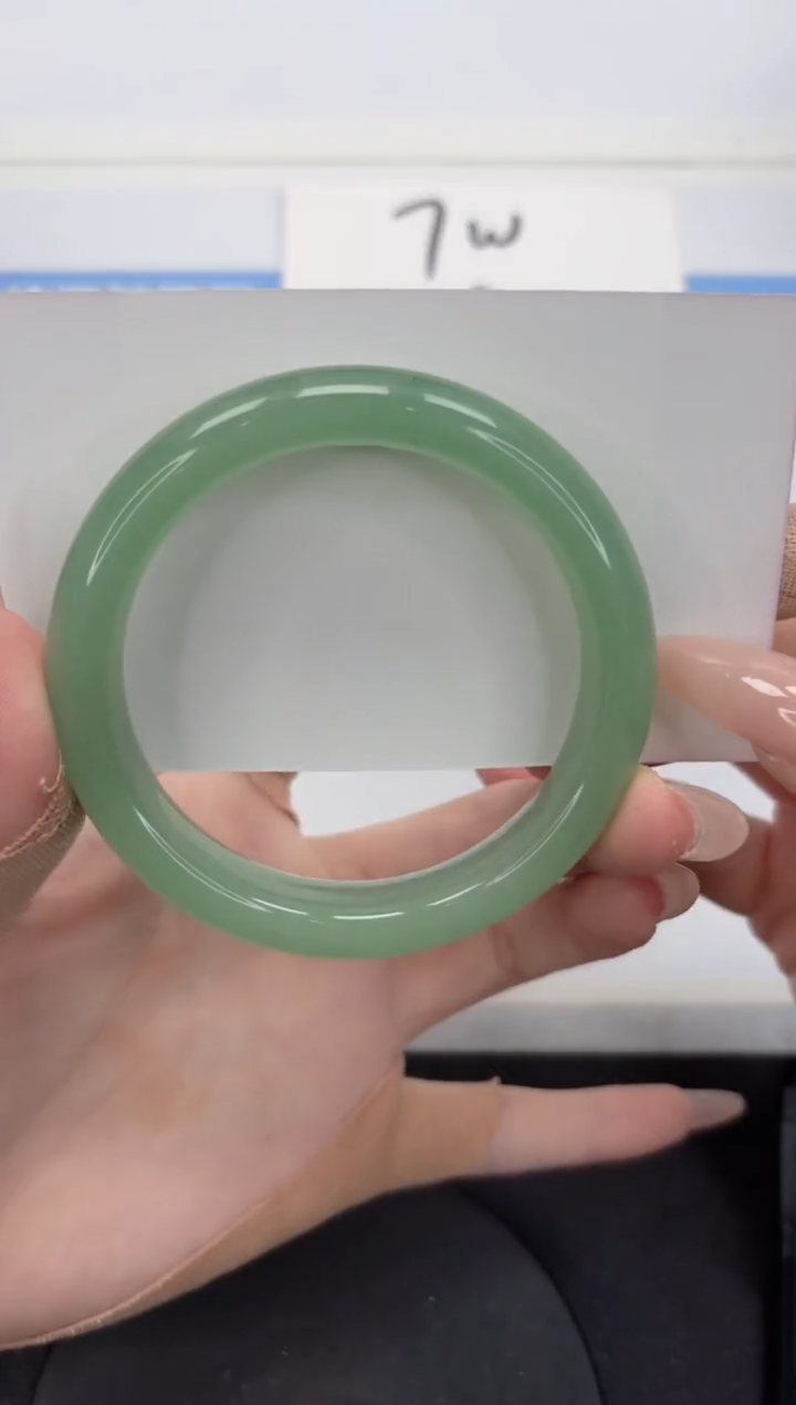 【闪购商品】石英质玉手镯未镶嵌A121-56.8