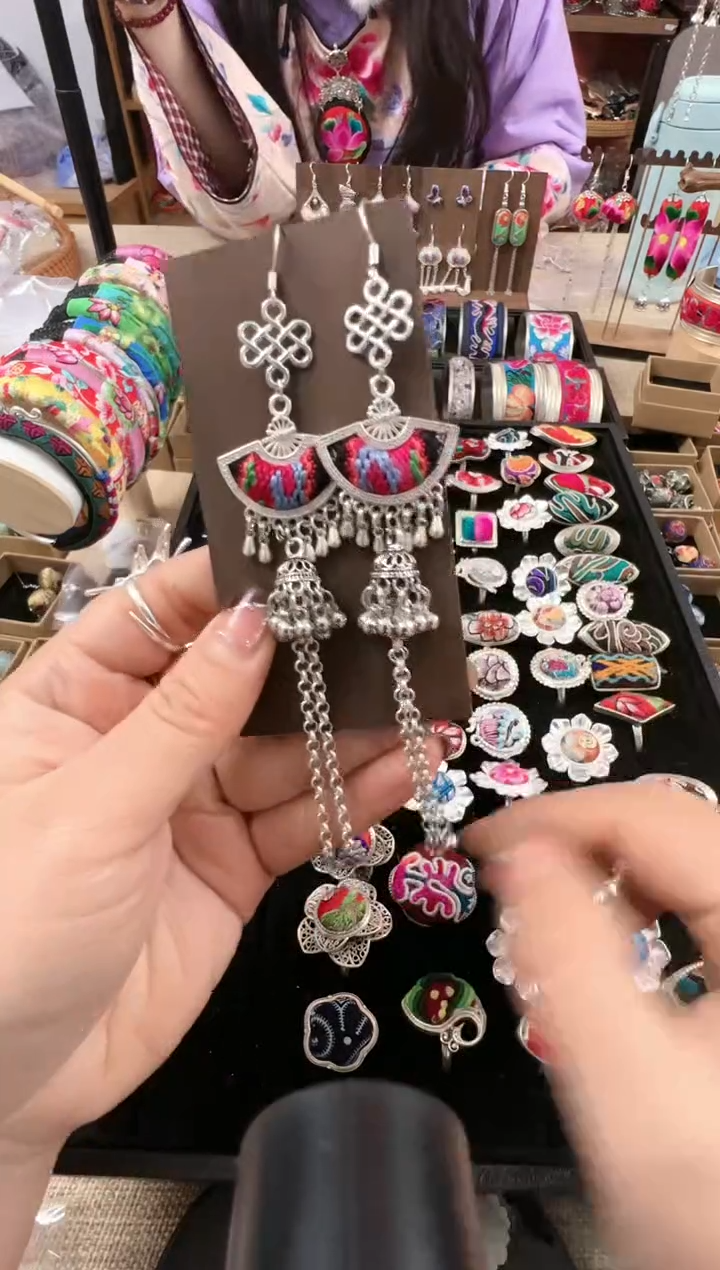 【闪购商品】织绣民族风老绣饰品289