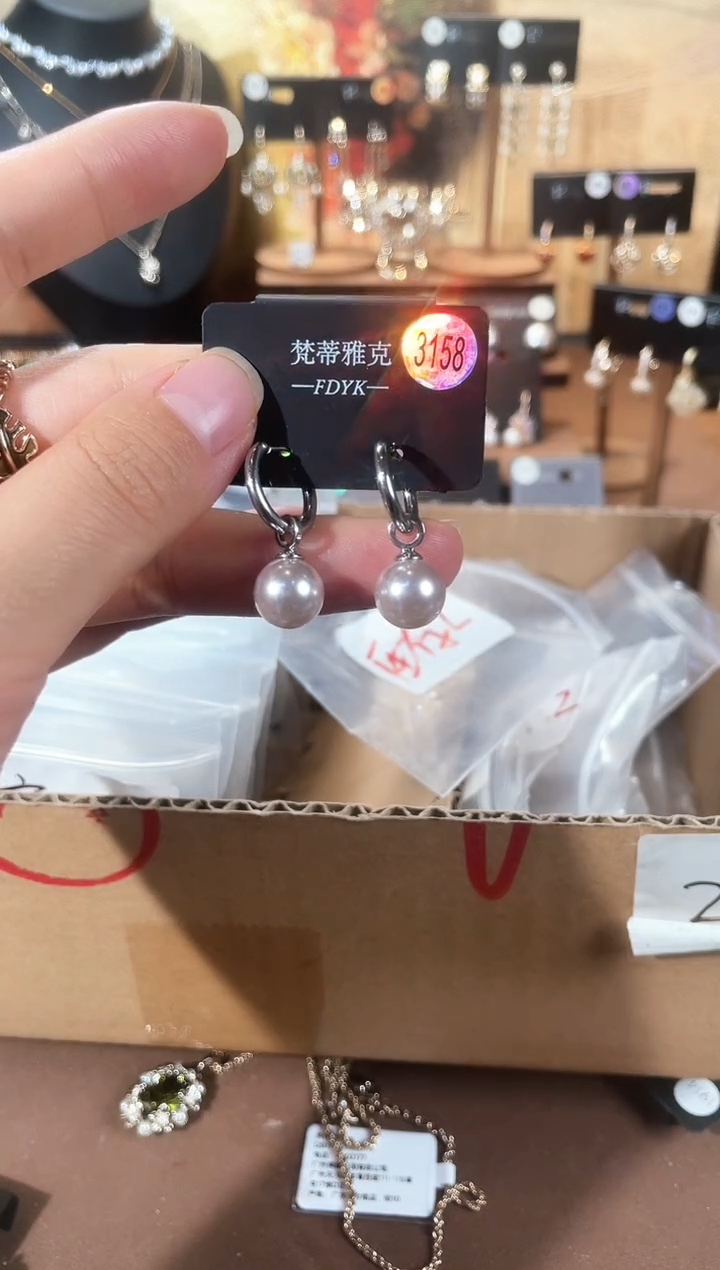 合金925银锆石梵3158