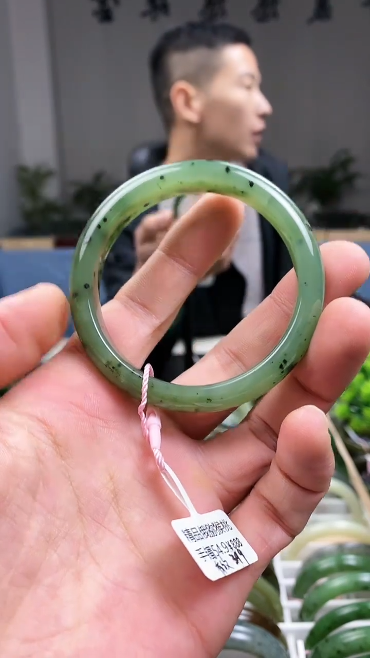 【闪购商品】和田玉手镯未镶嵌55