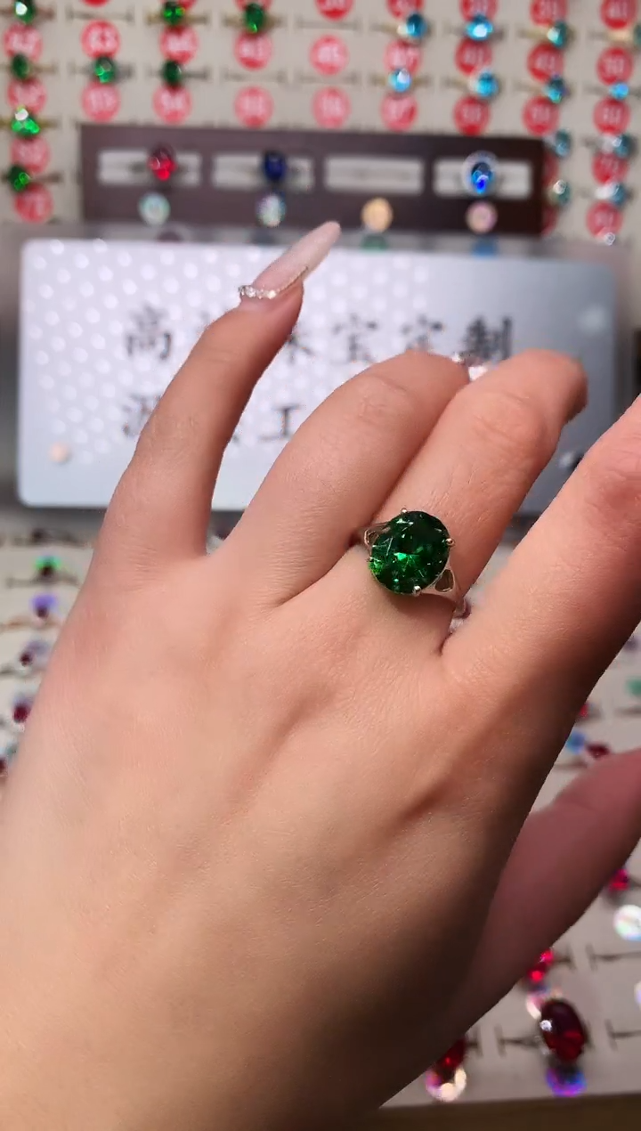 无925银典藏 轻奢 小祖母绿绿色系10*12 银托戒指