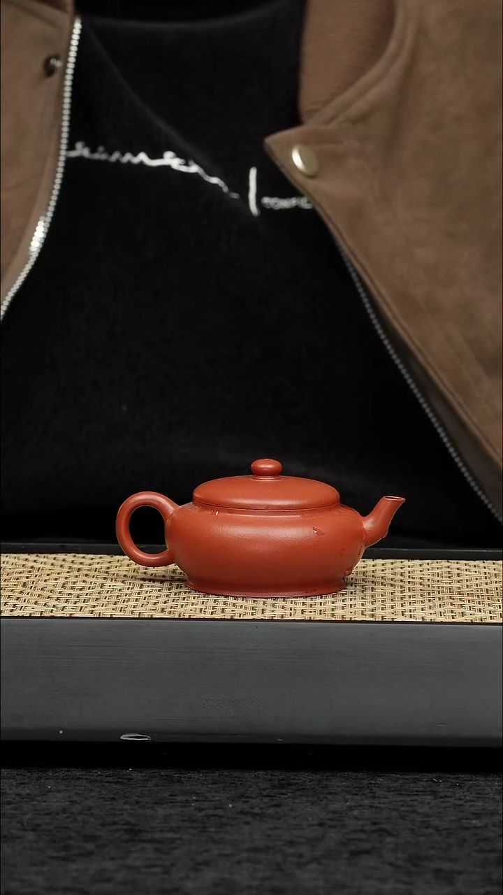 茶壶紫砂五堂 朱泥扁灯-诗酒趁年华