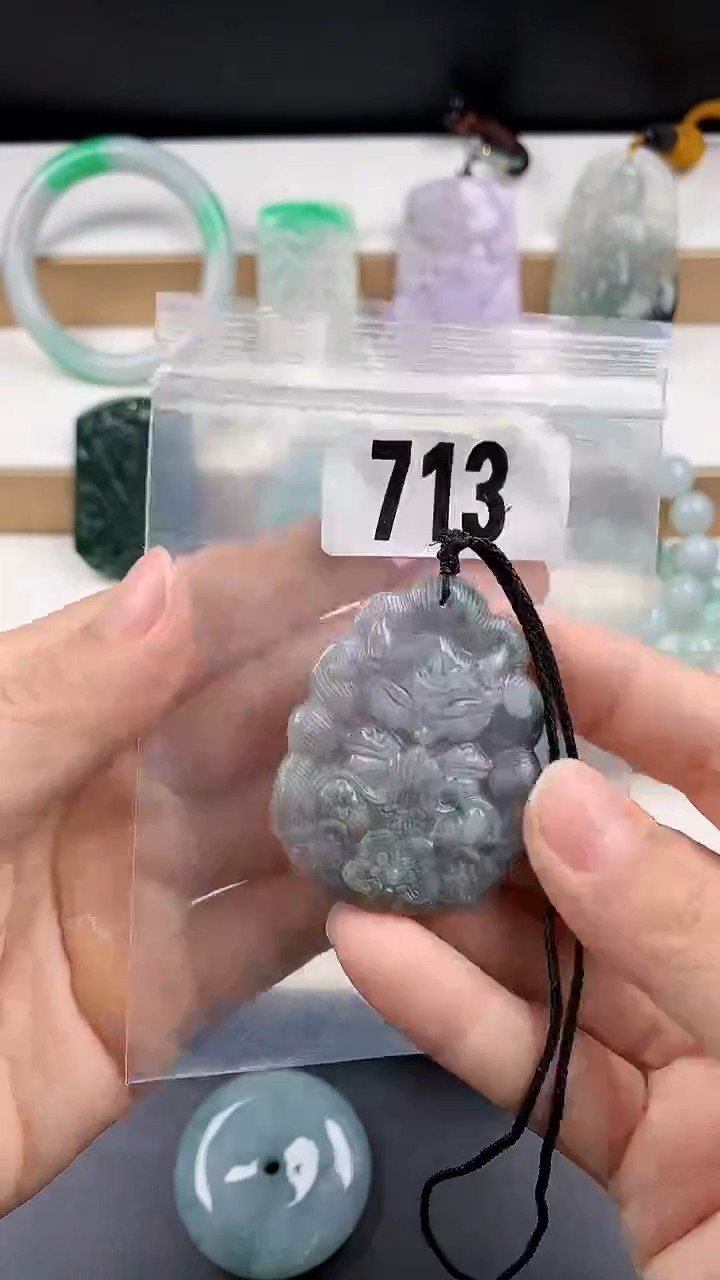 颈饰未镶嵌翡翠天然翡翠吊坠挂件
