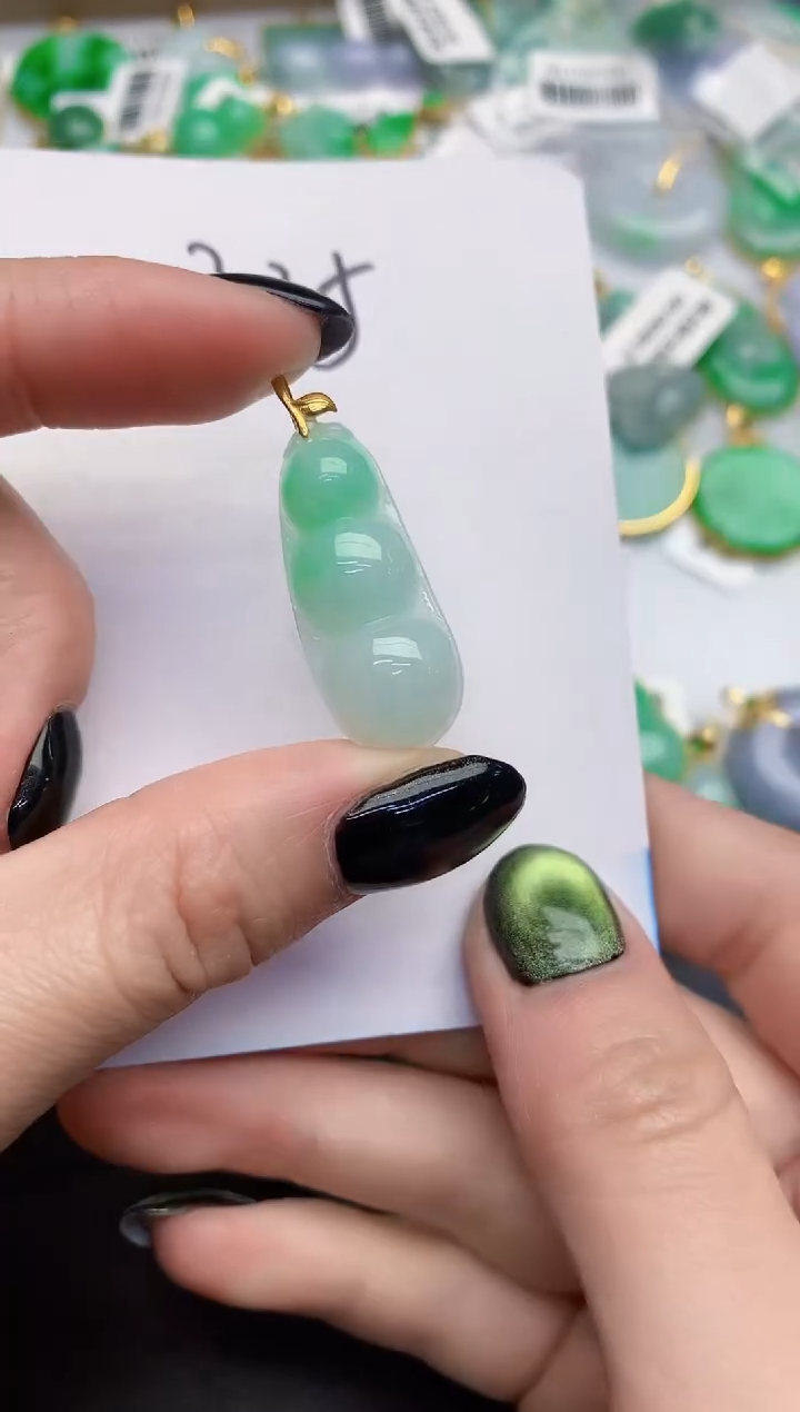 【闪购商品】翡翠颈饰18K金镶嵌00000000000