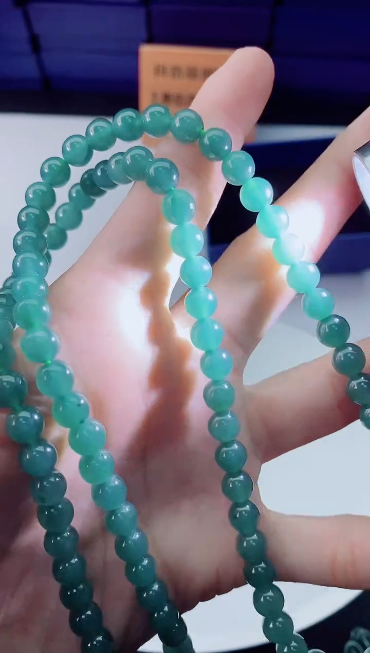 颈饰未镶嵌翡翠`