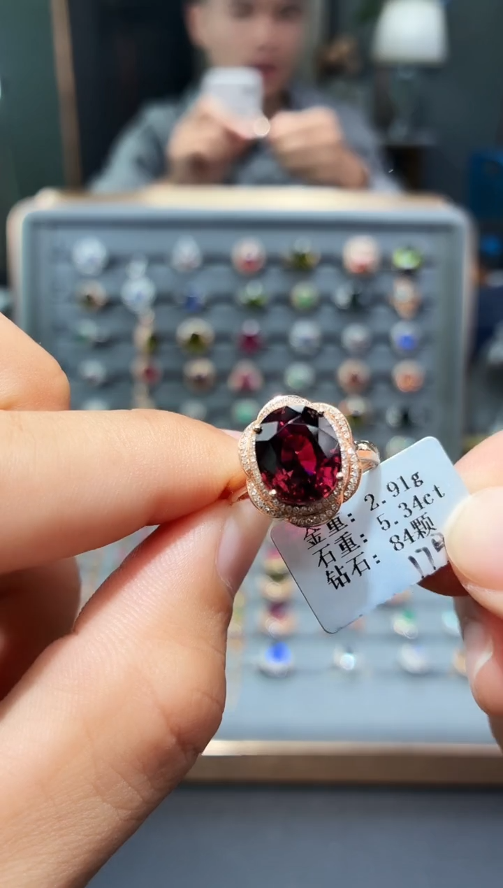 18K金镶嵌戒指碧玺5.34.