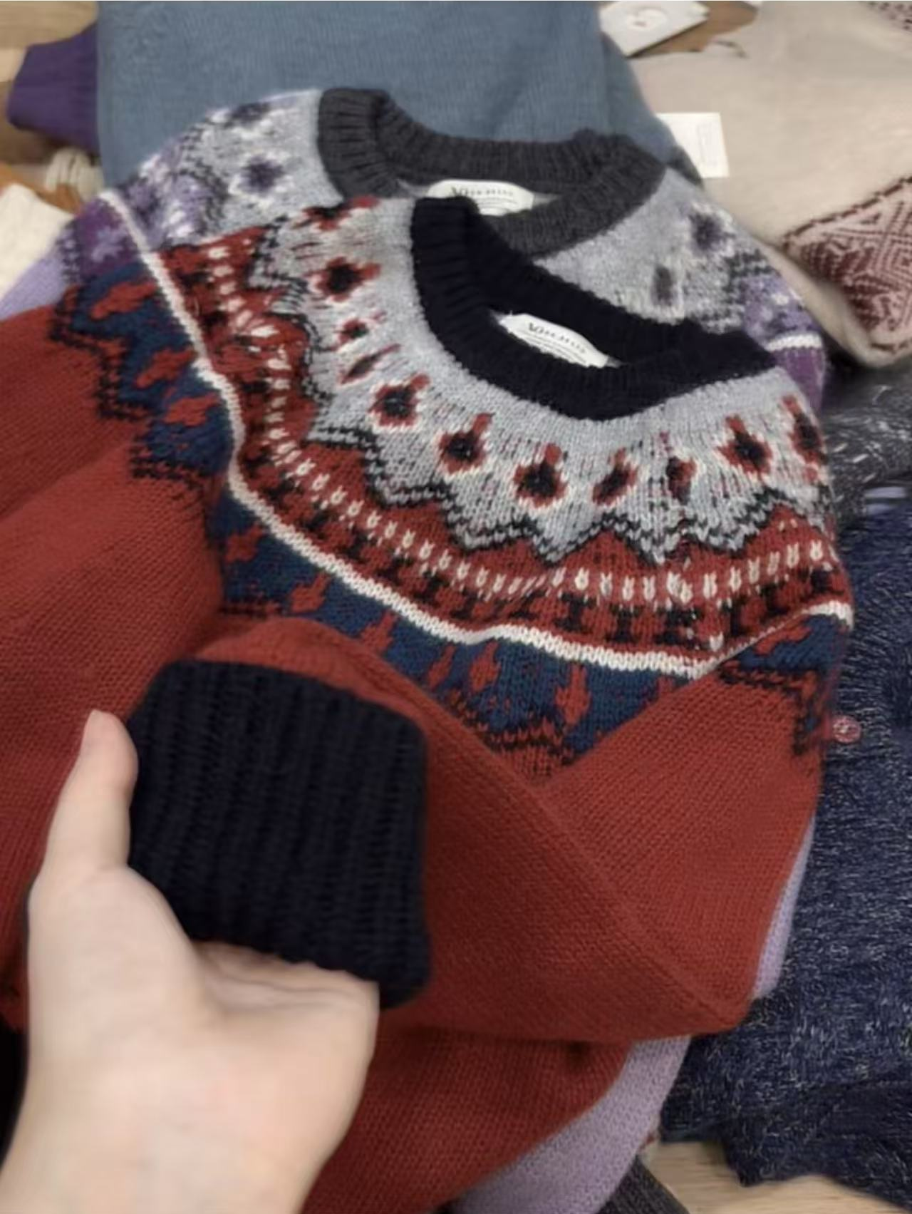 七言家 费尔岛织花！热颂红提花圆领毛衣2