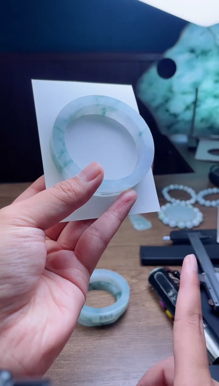 未镶嵌手镯定制翡翠V****Z定制