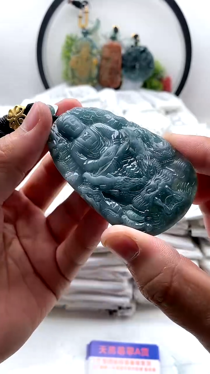 【闪购商品】翡翠颈饰未镶嵌大日如来