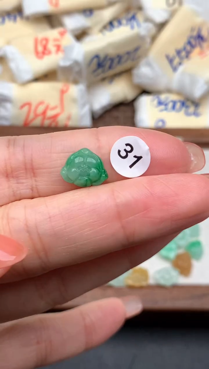 未镶嵌挂件翡翠1