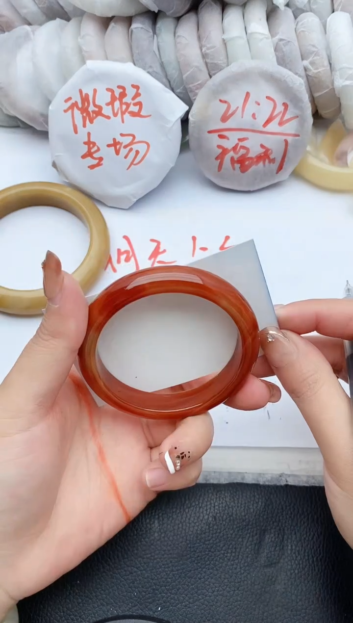 【闪购商品】石英质玉手镯未镶嵌B116+56/57
