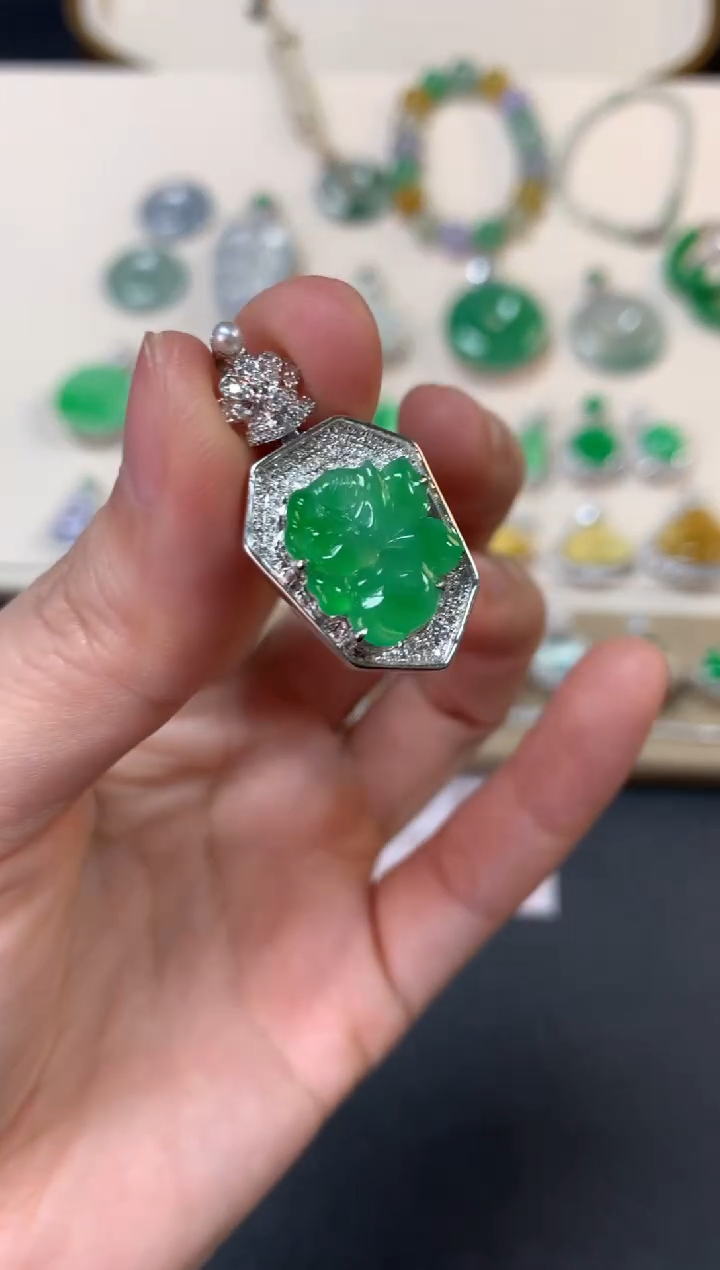 【闪购商品】翡翠吊坠(不含链)18K金镶嵌天使6980