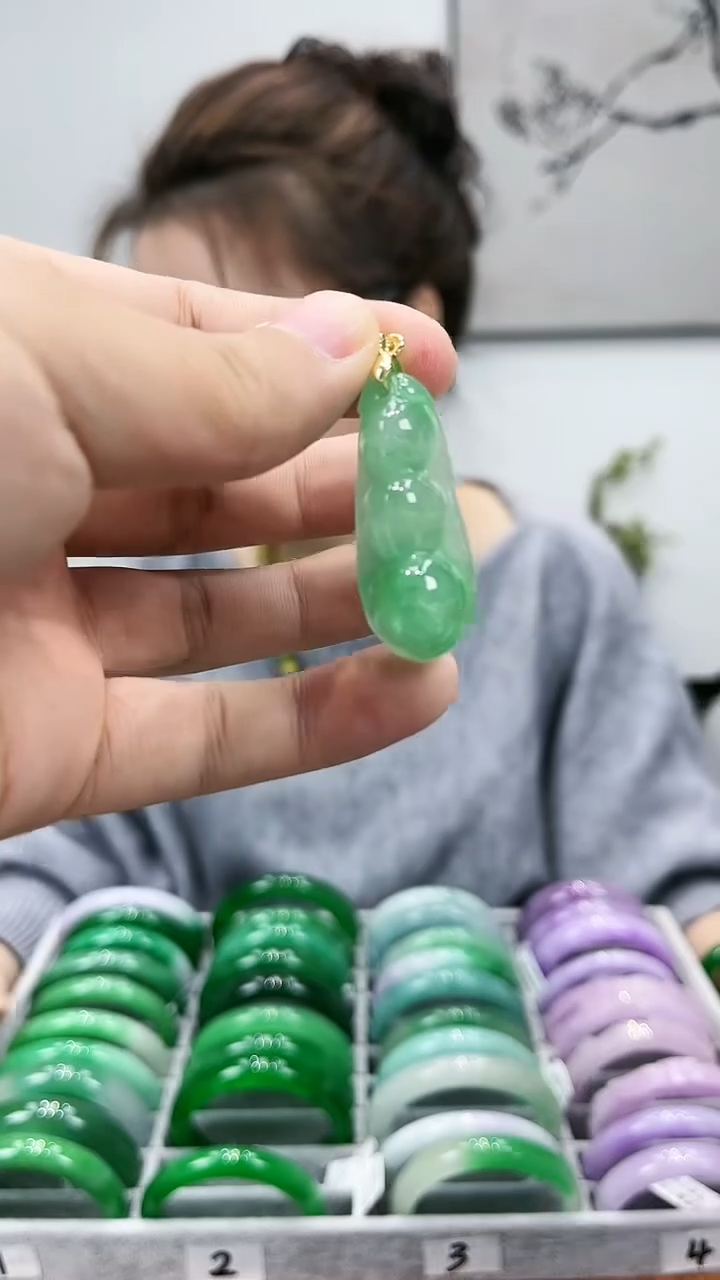 【闪购商品】砖雕s42果绿四季豆吊坠