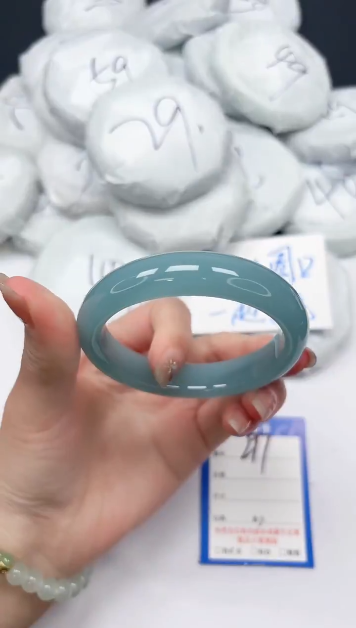 未镶嵌手镯石英质玉297/58.2