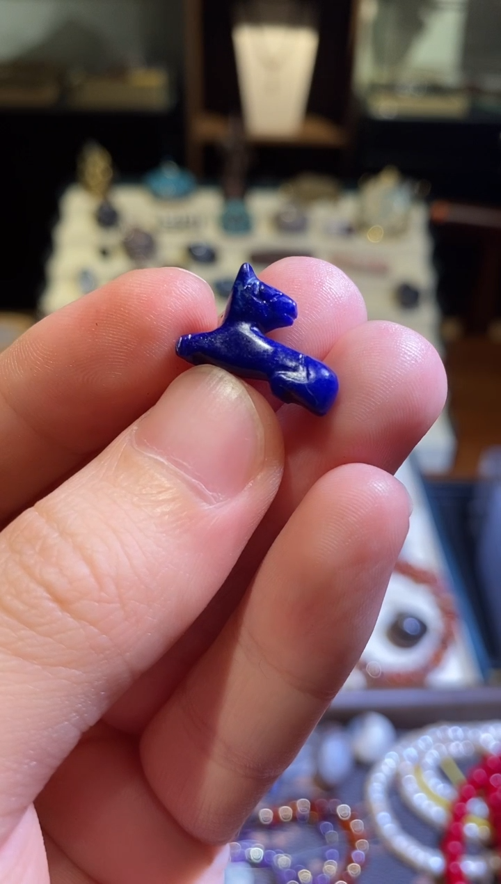 未镶嵌玛瑙/玉髓珠宝奇石西亚 动物 青  18.3x12.3