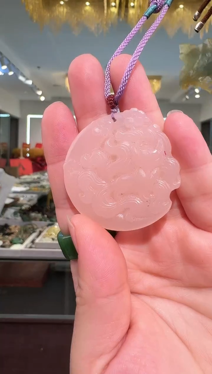 未镶嵌岫玉颈饰吊坠