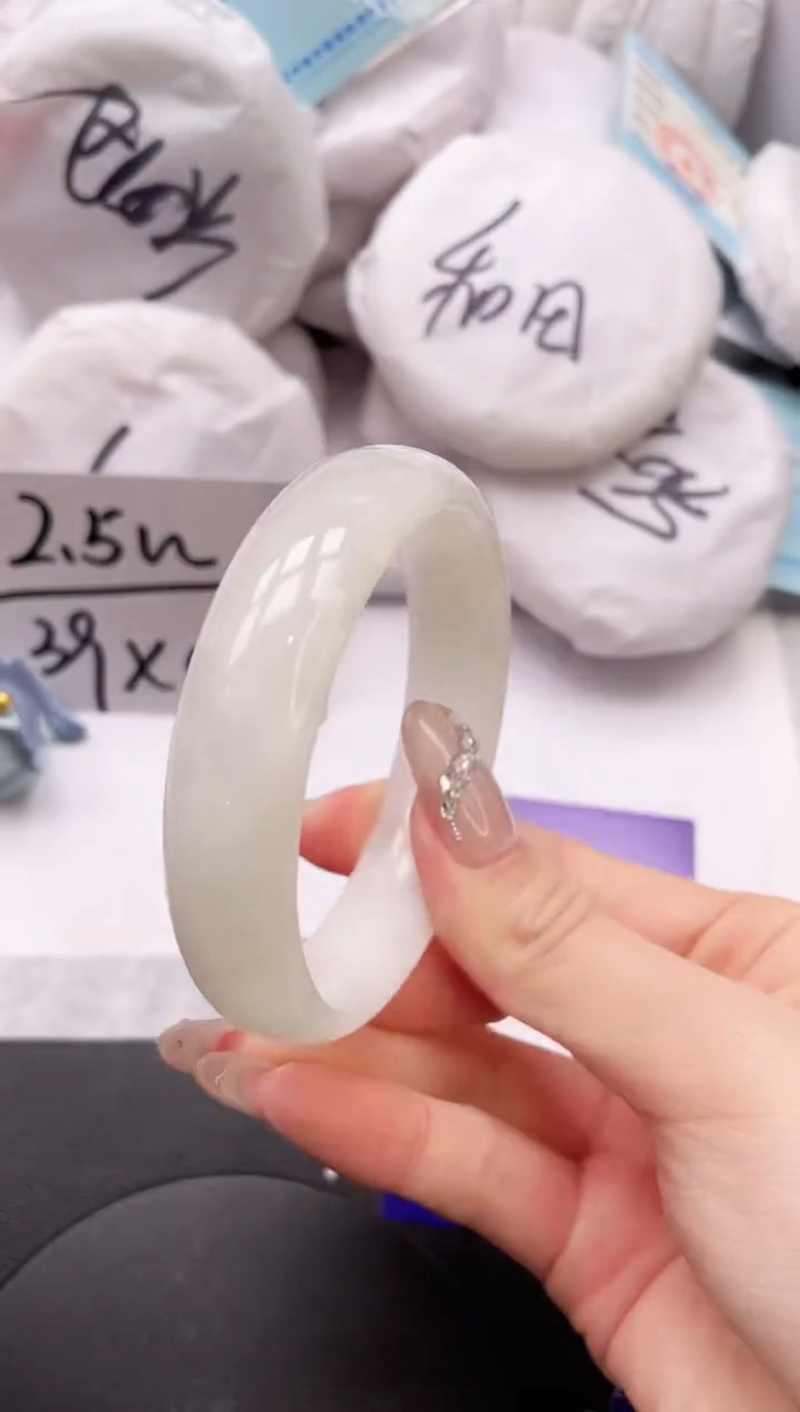 【闪购商品】和田玉手镯未镶嵌26K133-58