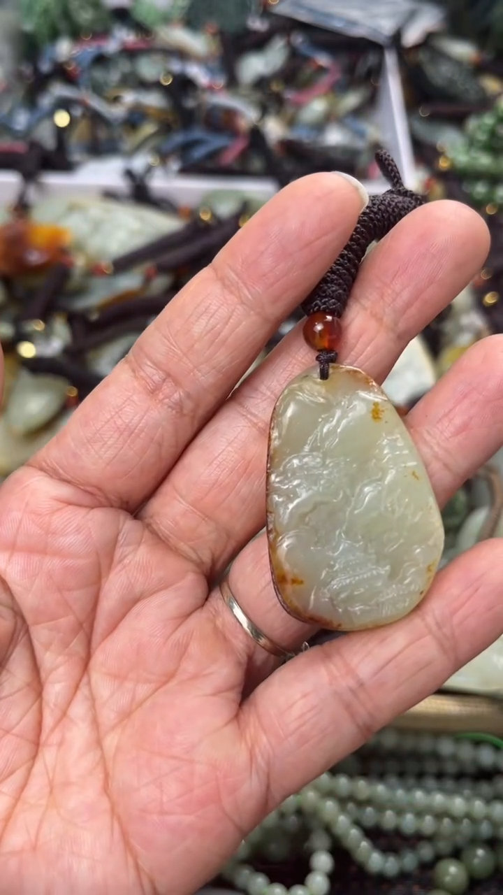 【闪购商品】和田玉颈饰未镶嵌多样性发货没有证书拍一发一有瑕