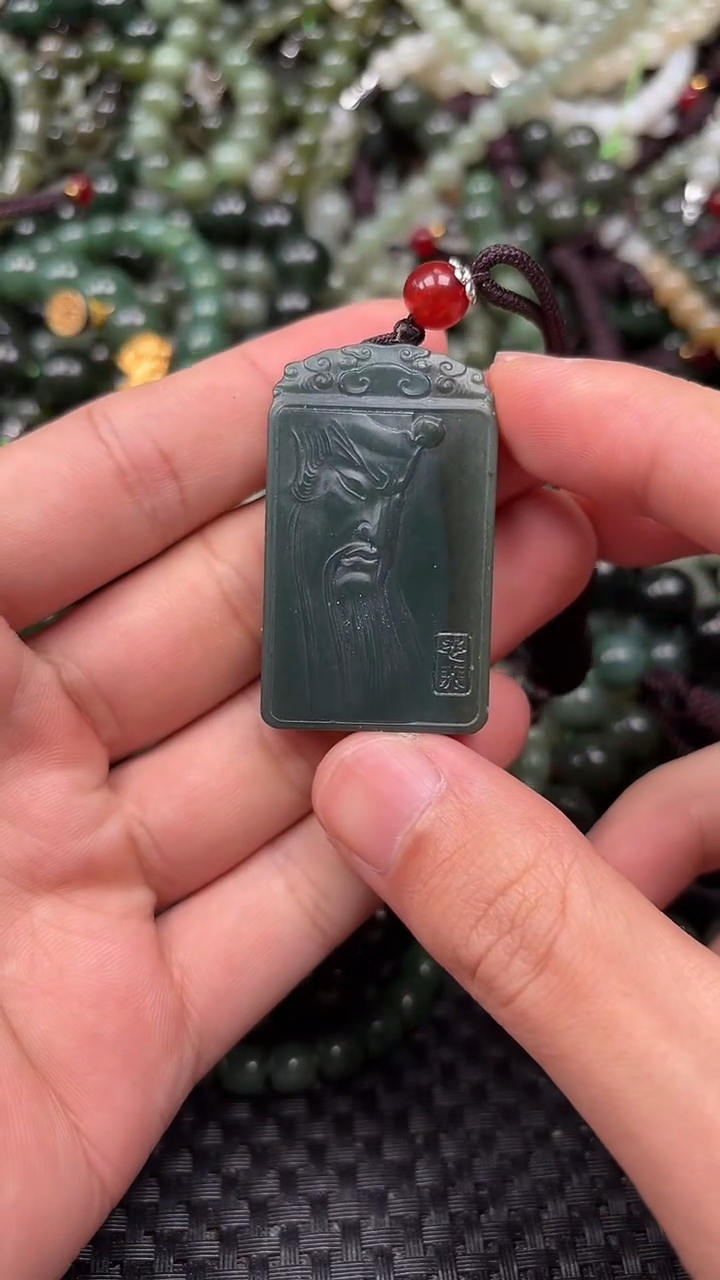 颈饰未镶嵌和田玉1