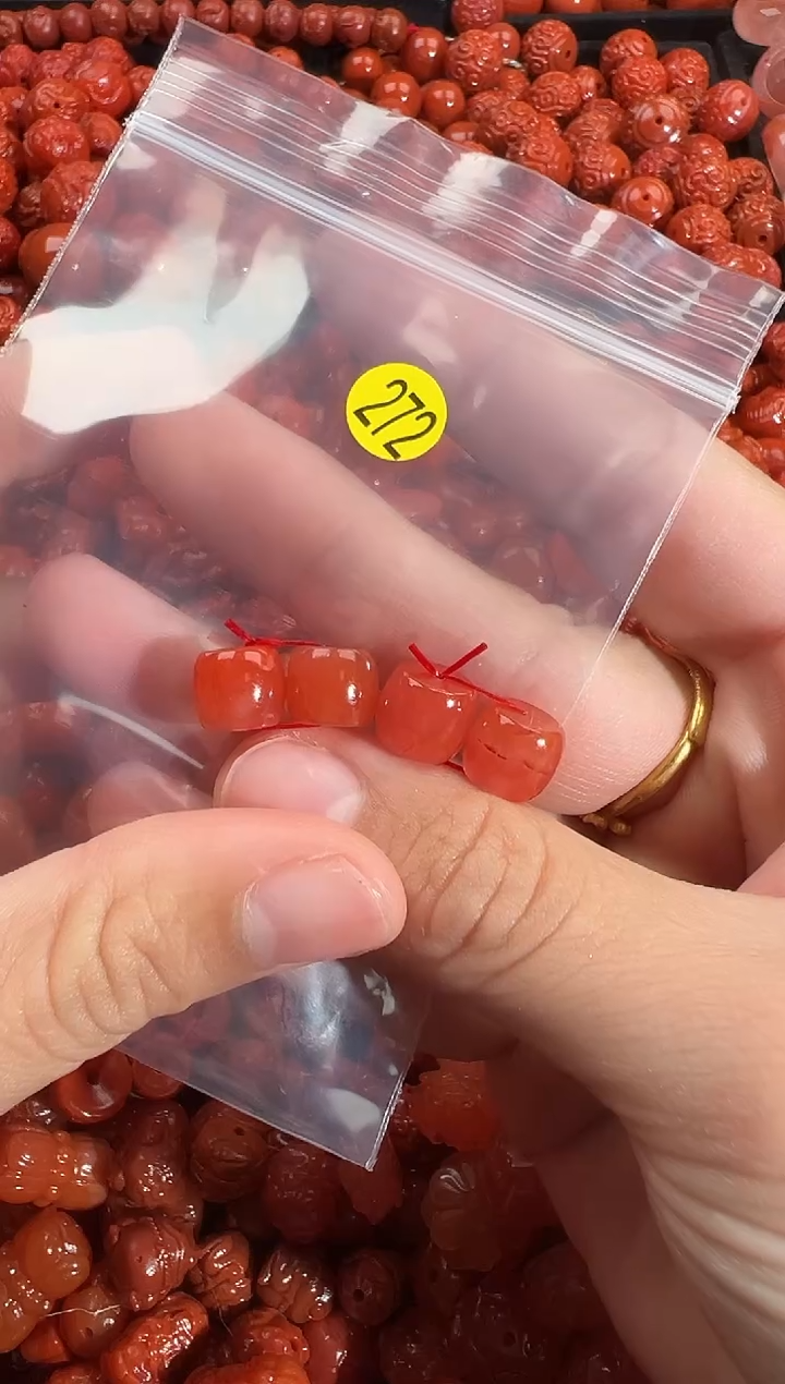 颈饰未镶嵌南红玛瑙1