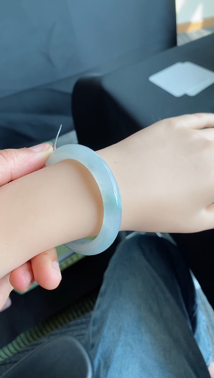 【闪购商品】翡翠手镯未镶嵌23号51.3*9.8*8.3圆条