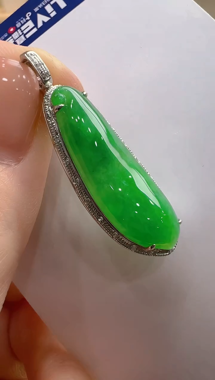 【闪购商品】翡翠吊坠(不含链)18K金镶嵌多样性发货拍一发一