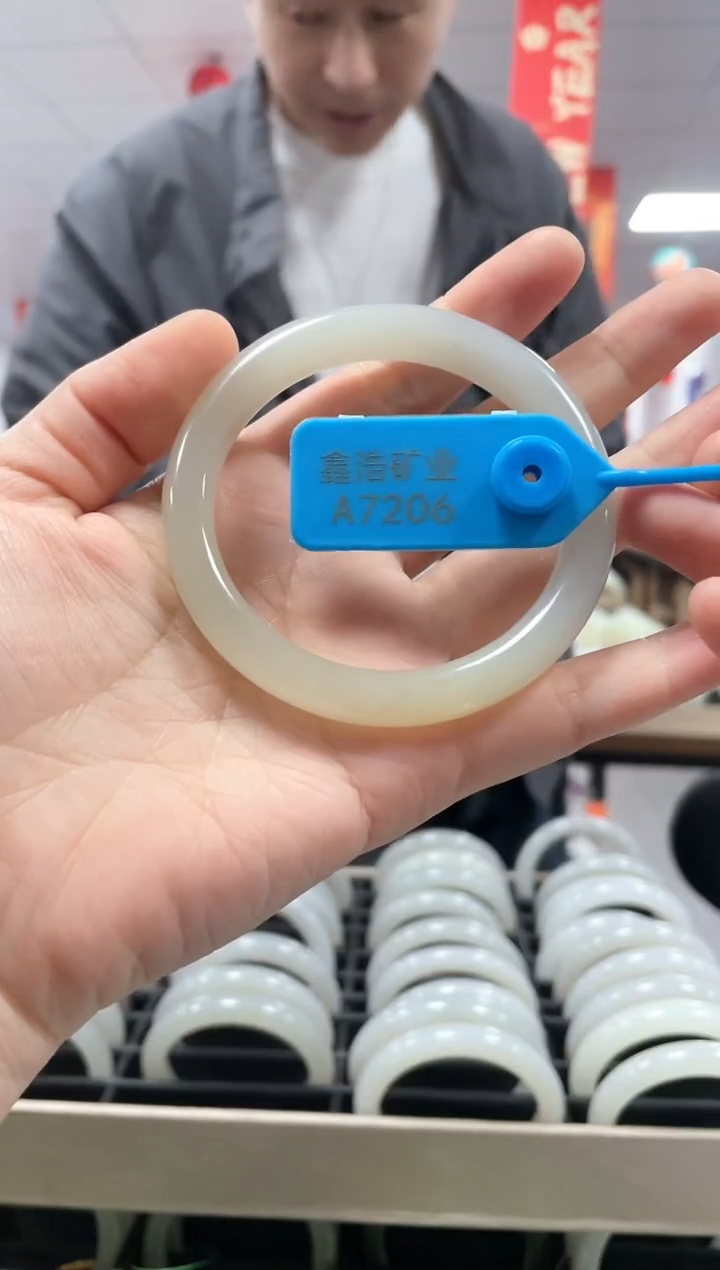 【闪购商品】和田玉手镯未镶嵌圈56 A7206 烟紫手镯一条 