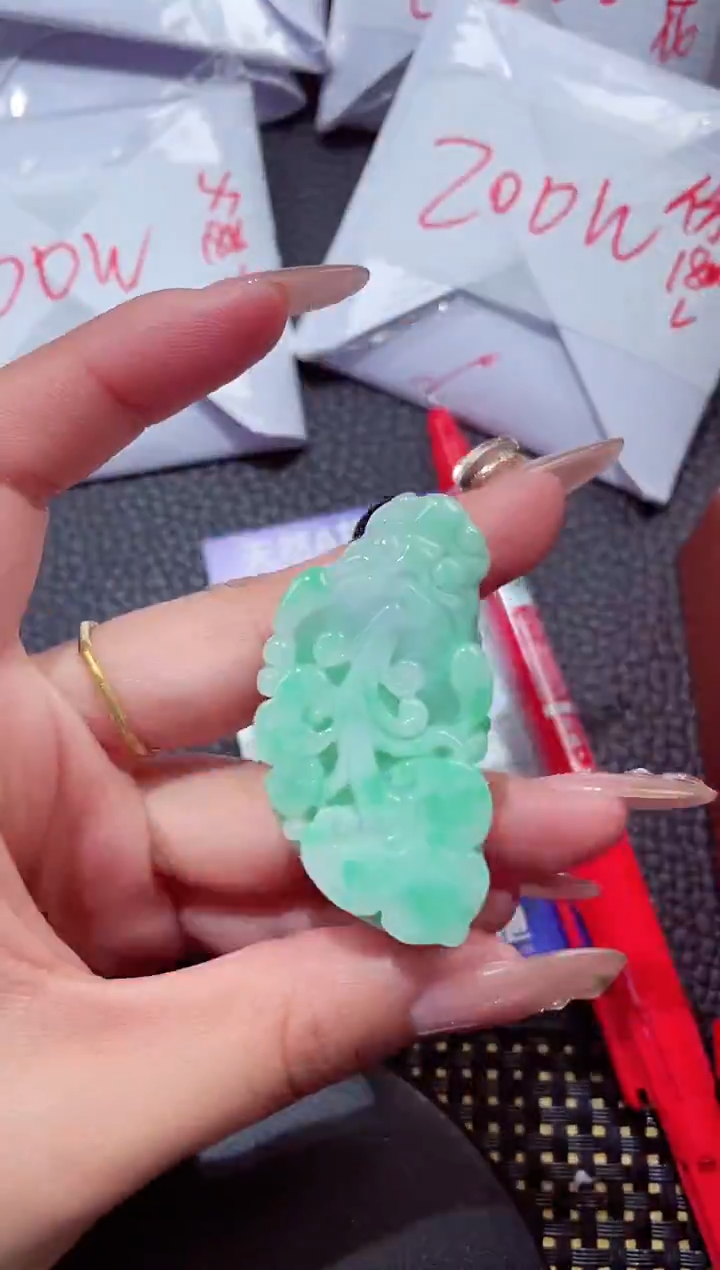 颈饰18K金镶嵌翡翠129