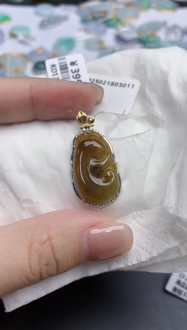 【闪购商品】翡翠颈饰18K金镶嵌天然缅甸翡翠A货