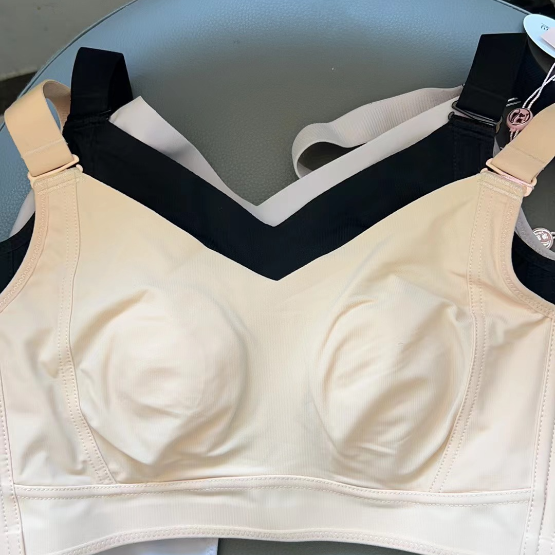 无痕四排扣无钢圈大胸显小内衣舒适薄款夏季时尚