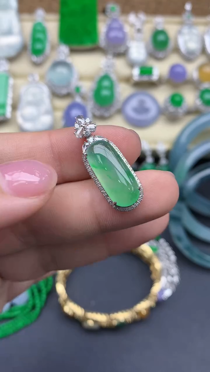 【闪购商品】翡翠颈饰18K金镶嵌383-中国好珍宝