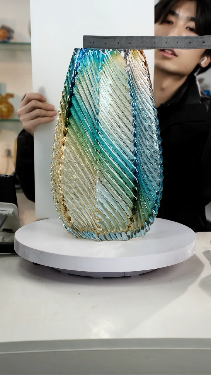 【闪购商品】琉璃高40轻奢琉璃花器正常手工痕迹