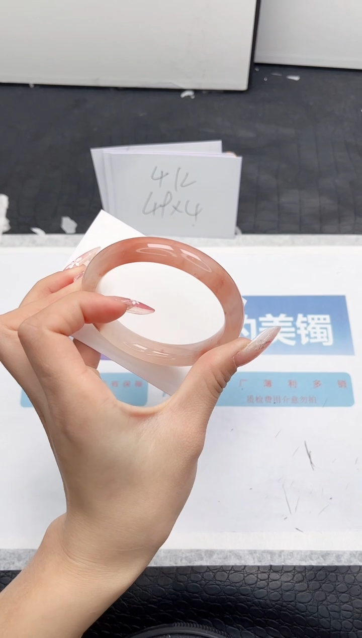 【闪购商品】石英质玉手镯未镶嵌89-56.4