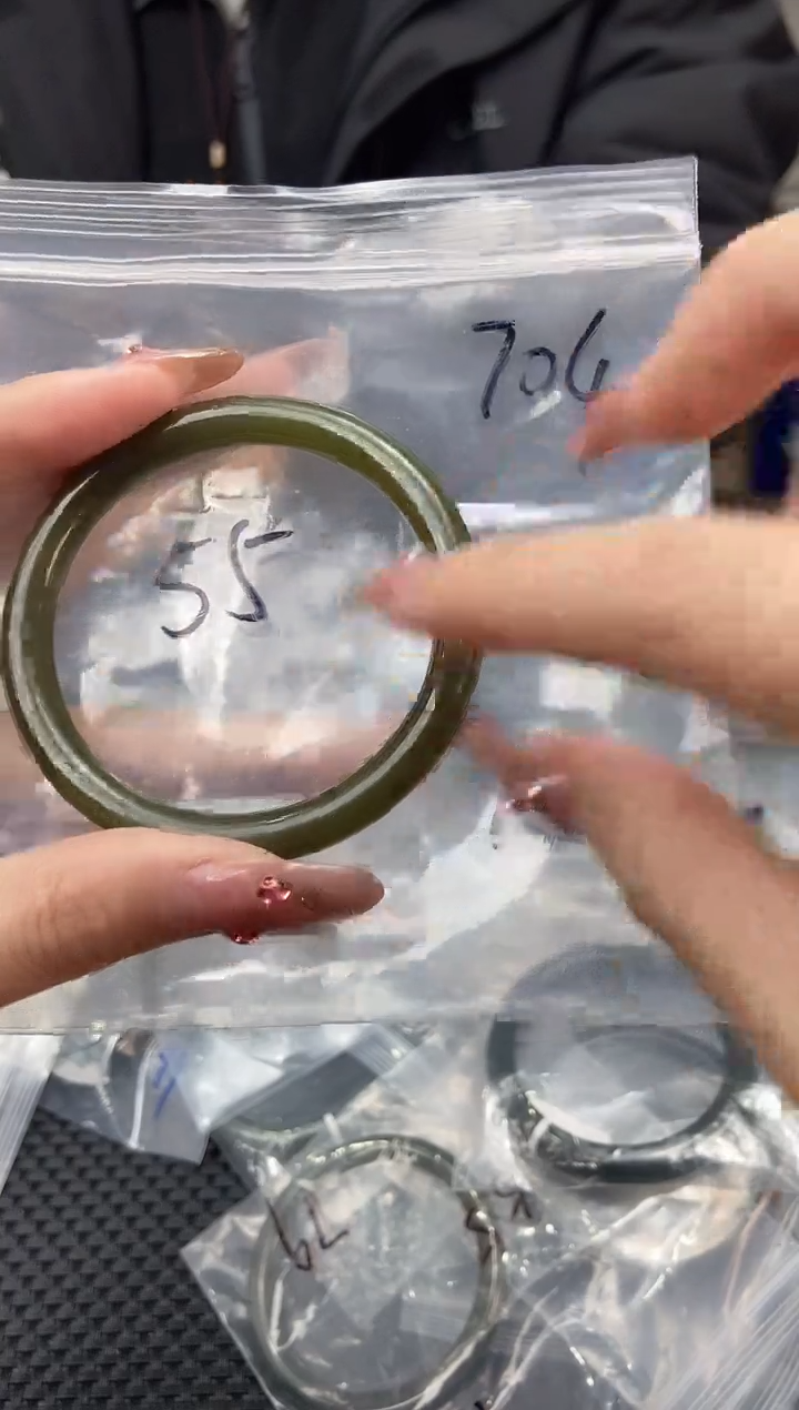 【闪购商品】和田玉手镯未镶嵌天然和田玉704