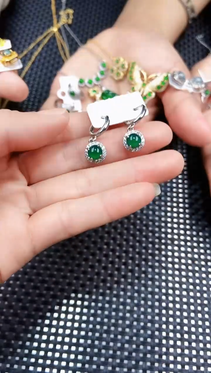 【闪购商品】翡翠耳饰未镶嵌111111111