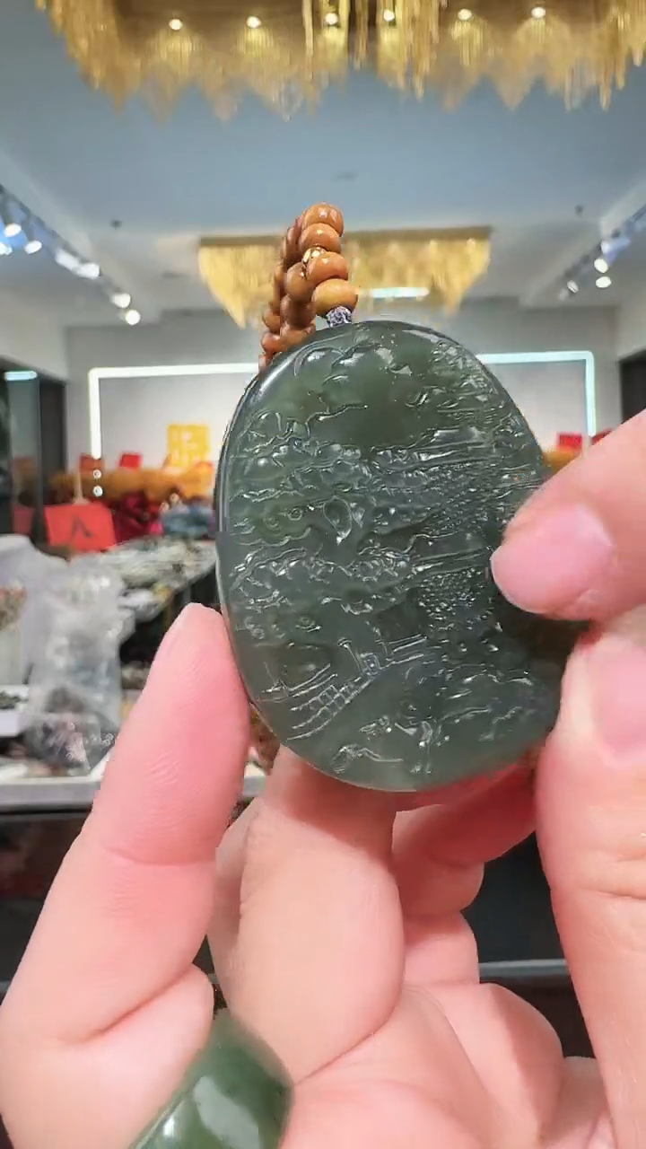 颈饰未镶嵌和田玉吊坠