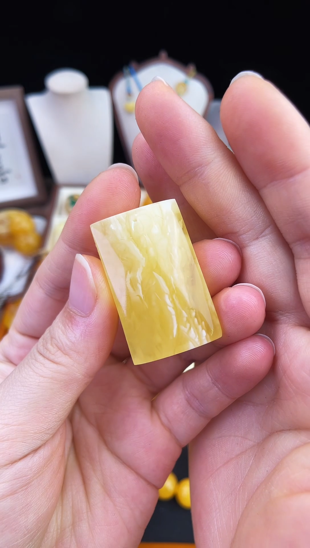 琥珀未镶嵌珠宝奇石柒月