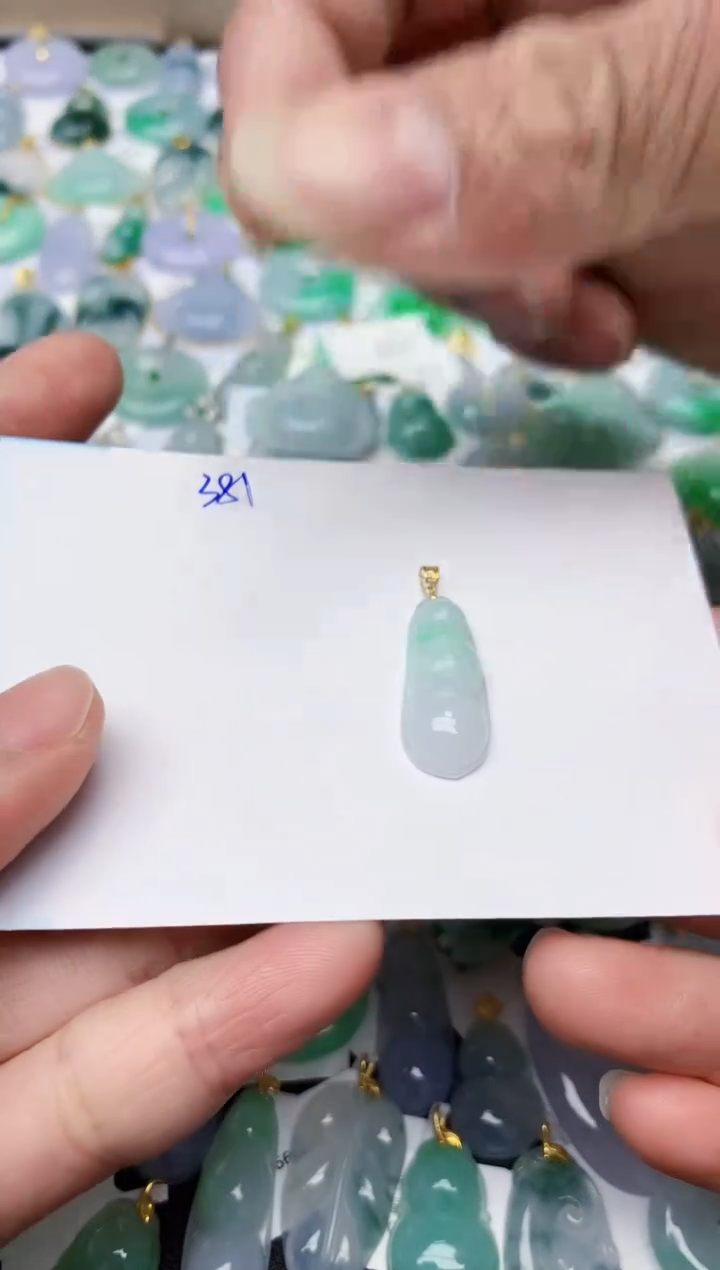 【闪购商品】翡翠颈饰18K金镶嵌天然翡翠A货   381