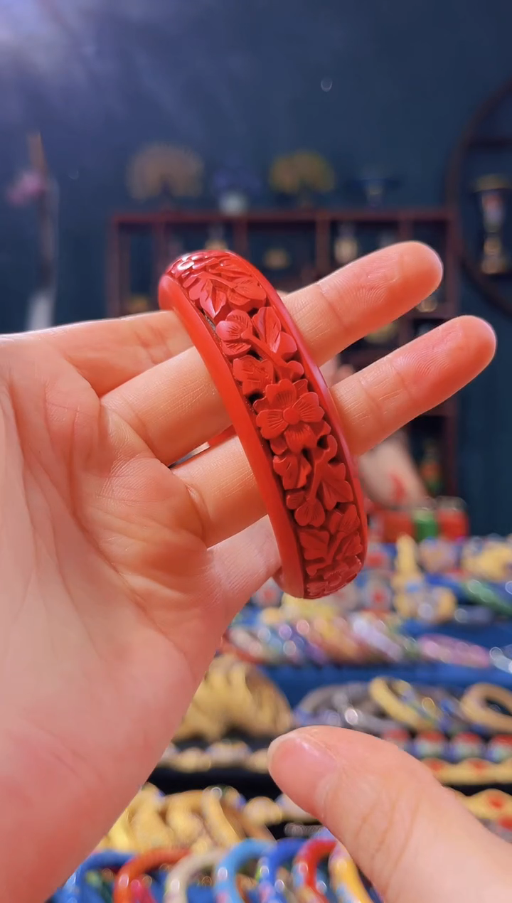 【闪购商品】非遗技艺 雕漆花卉手镯（56-61）