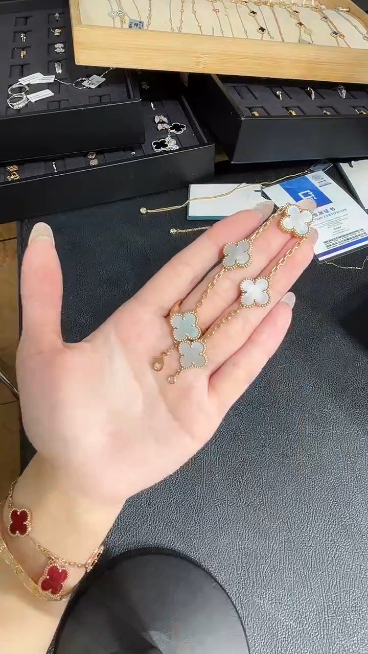 18K金镶嵌贝壳（贝母）手链白色五花手链GHJ