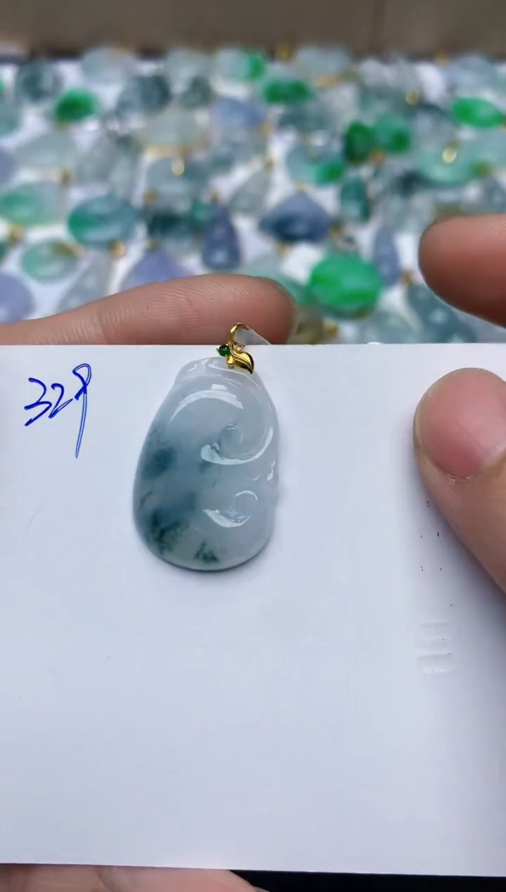 【闪购商品】翡翠颈饰18K金镶嵌天然翡翠A货   