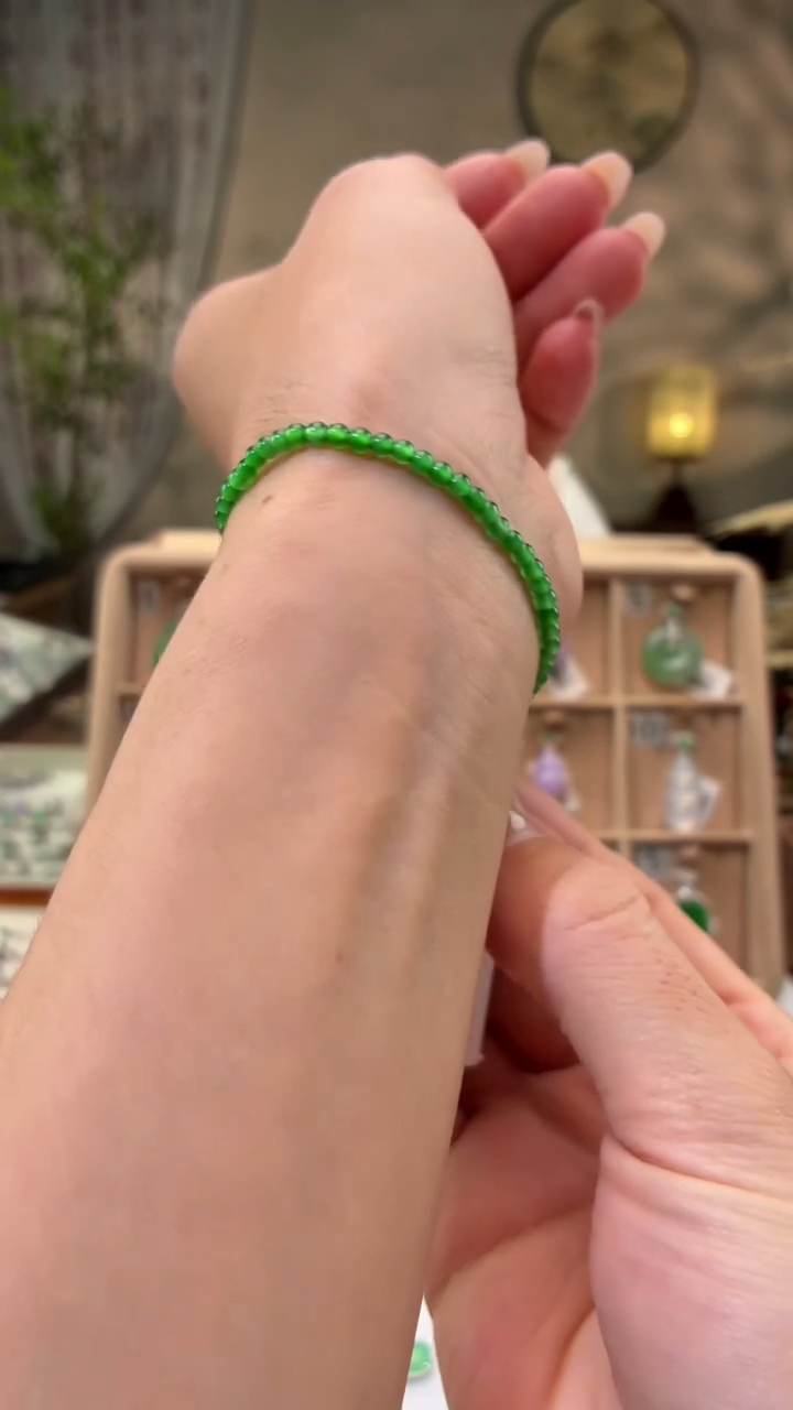 颈饰未镶嵌翡翠手串