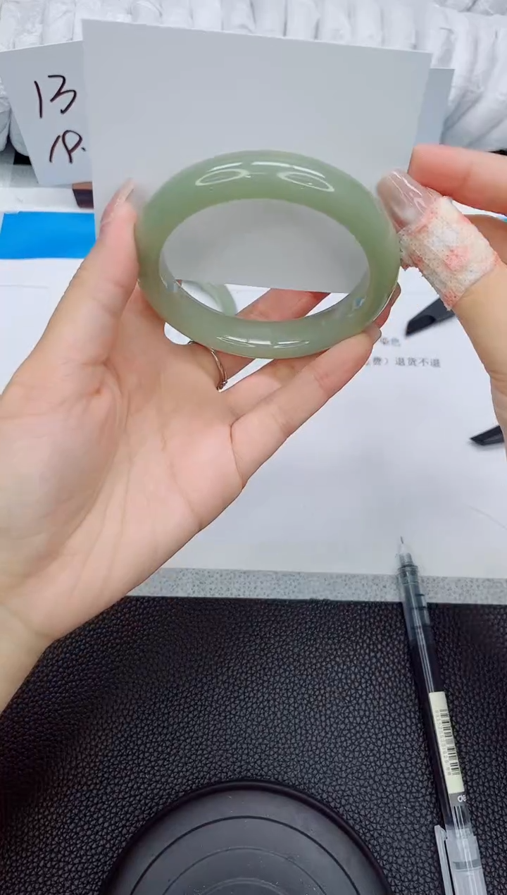 石英质玉手镯未镶嵌147-60