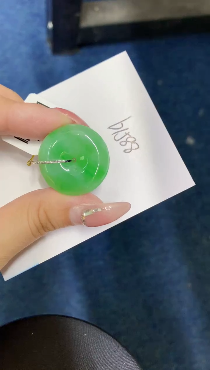 【闪购商品】翡翠颈饰18K金镶嵌000000000000