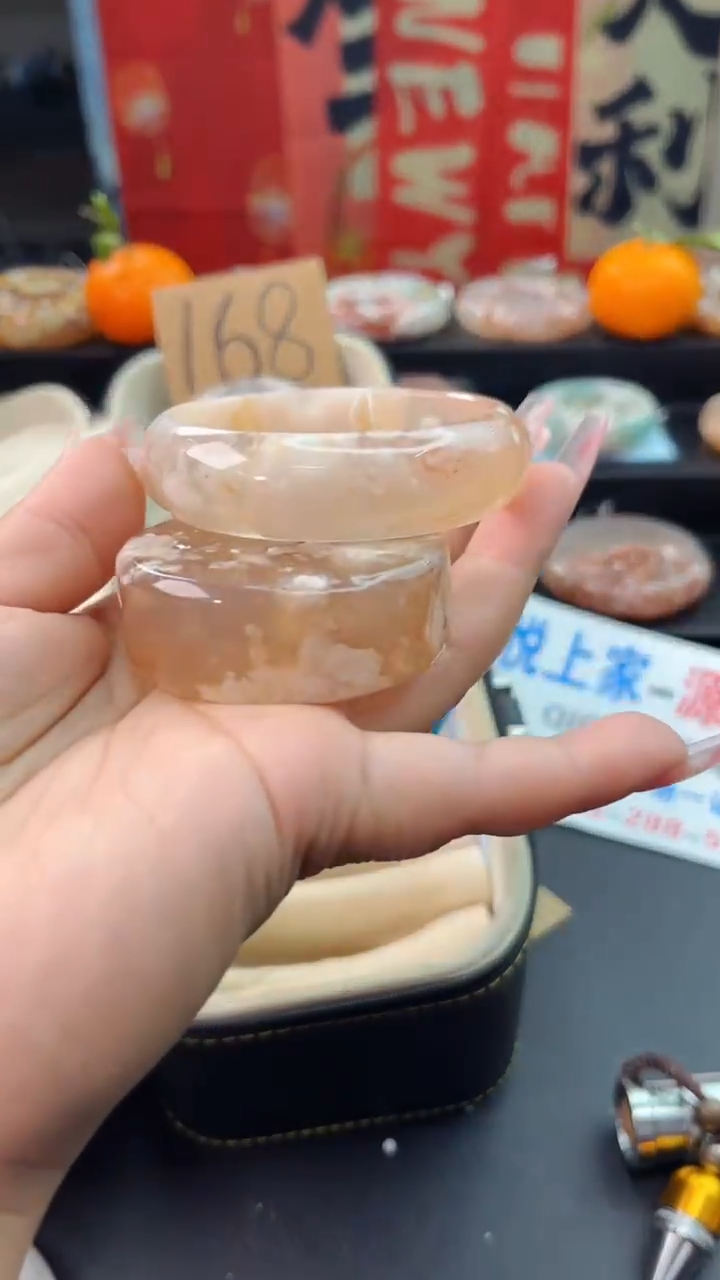 【闪购商品】石英质玉手镯未镶嵌赠送镯心（53圈口）